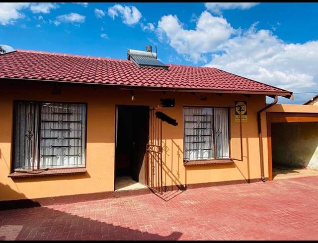 6 BEDROOM HOUSE FOR SALE IN TEMBISA CENTRAL
